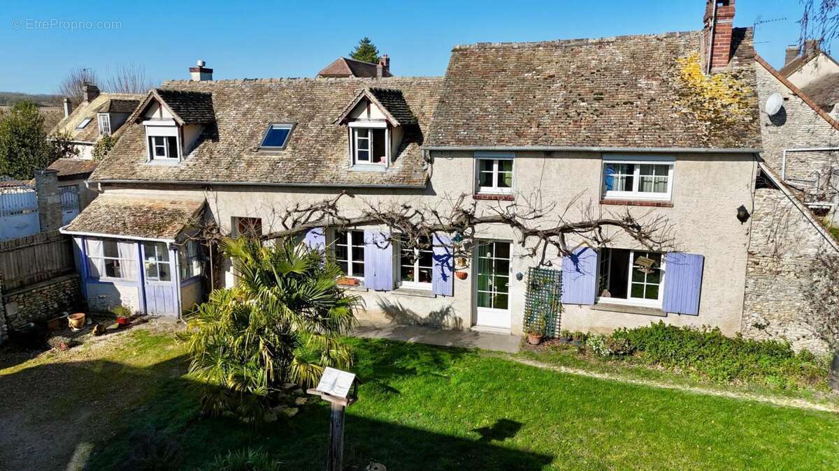 Maison à SAINT-LUBIN-DE-LA-HAYE