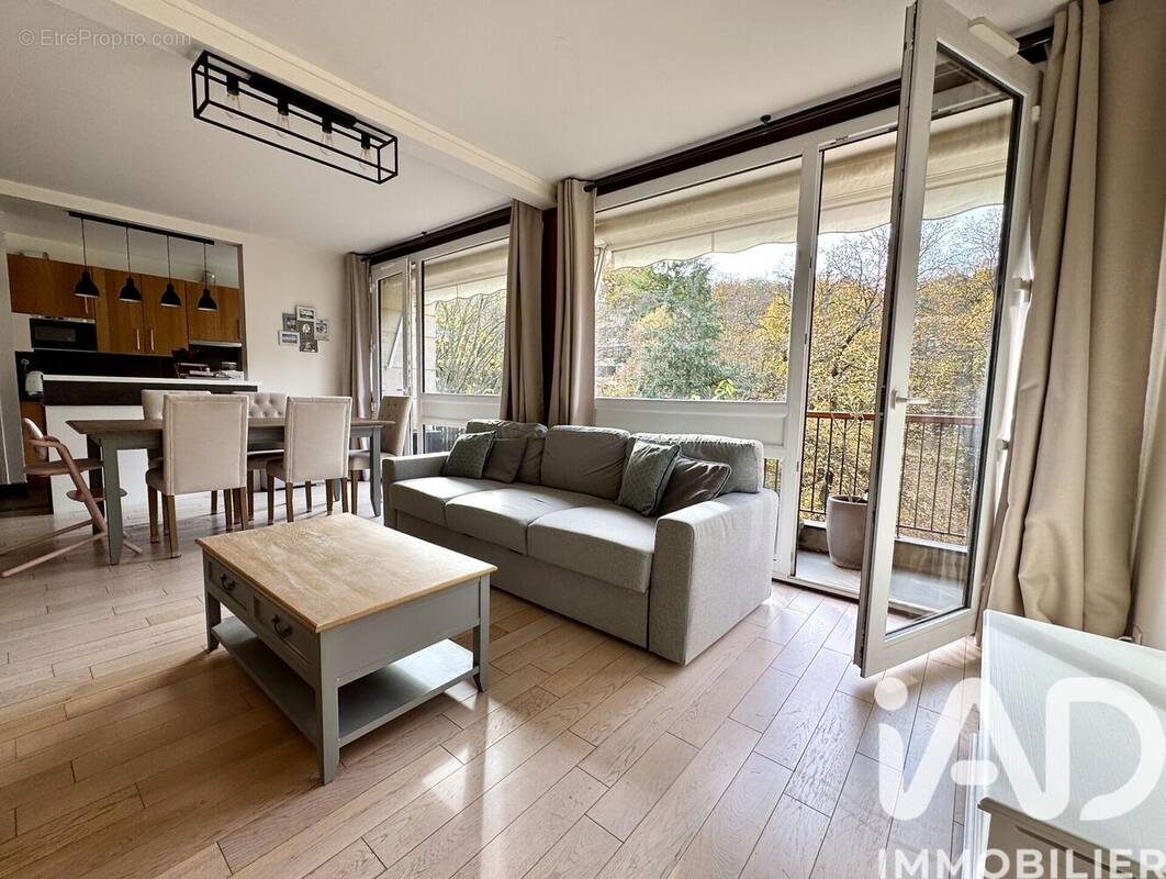 Photo 1 - Appartement à LA CELLE-SAINT-CLOUD