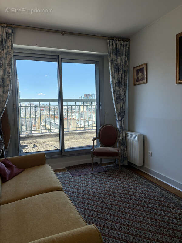 Appartement à PARIS-15E