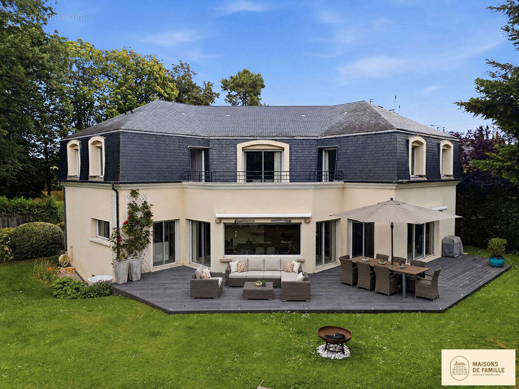 Maison à LA CELLE-SAINT-CLOUD