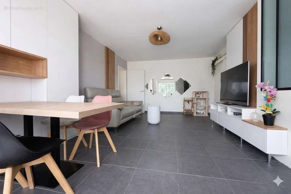 Appartement à LE PLESSIS-TREVISE