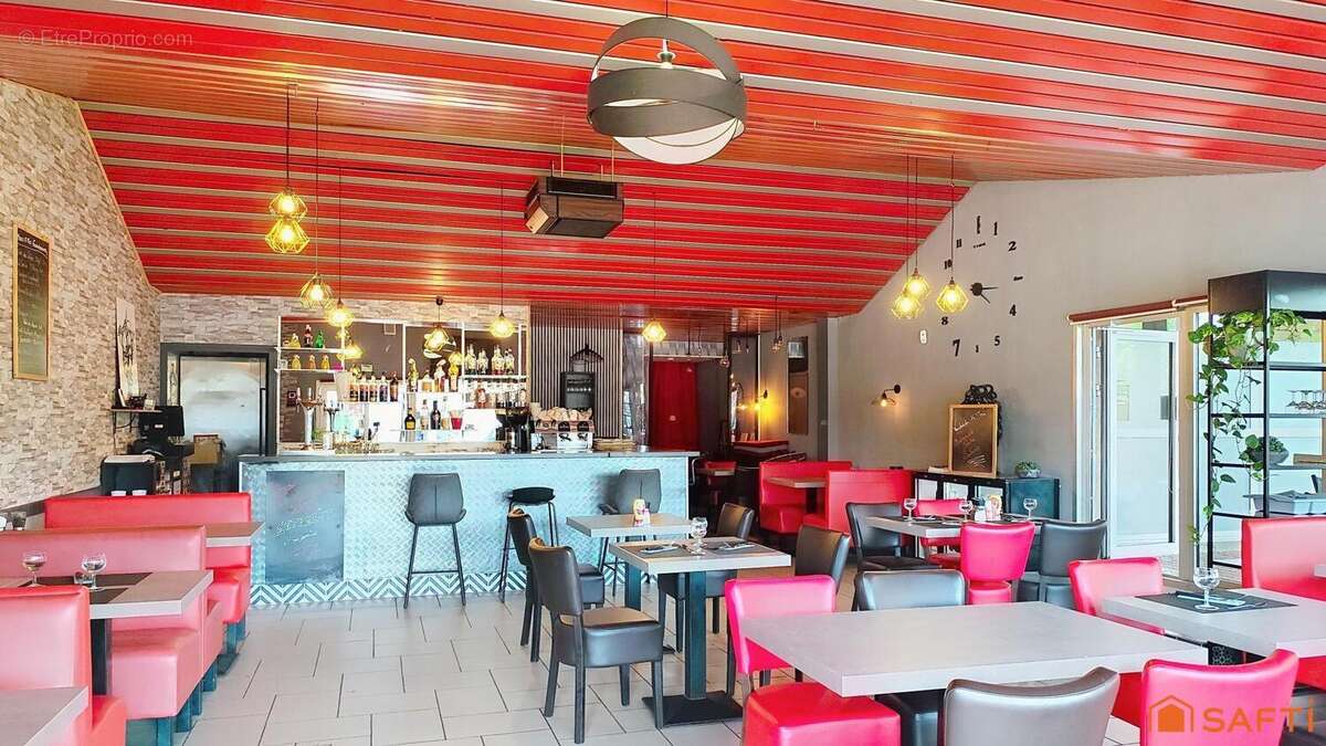 Photo 2 - Commerce à REPLONGES