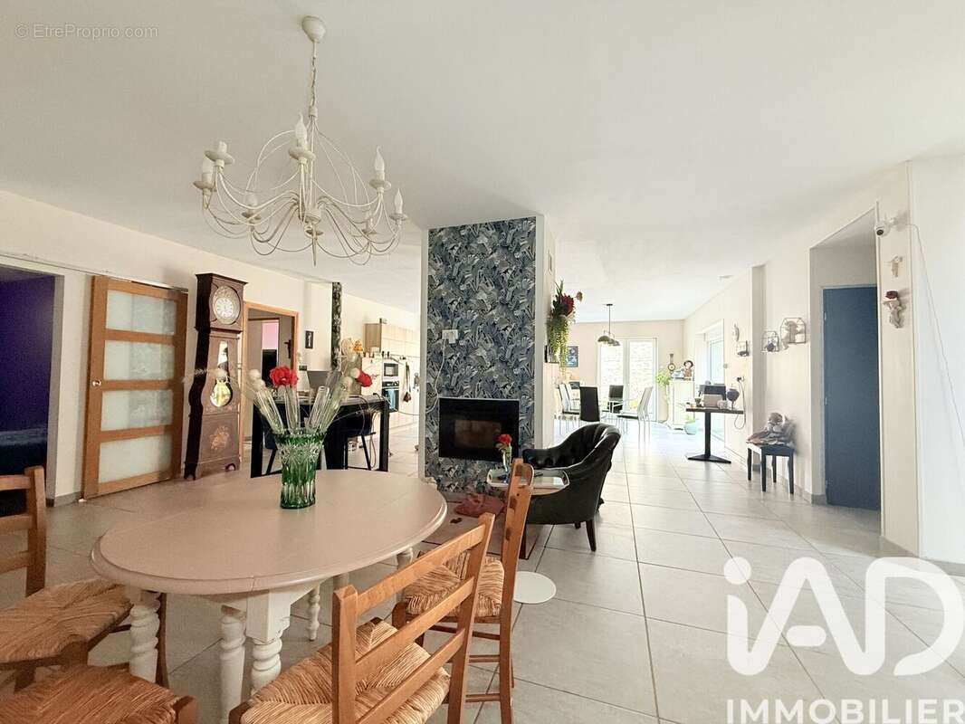 Maison 215 m² à Caudry  - photo 5