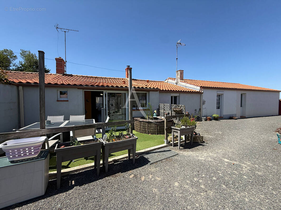 Maison à SAINT-MAIXENT-SUR-VIE