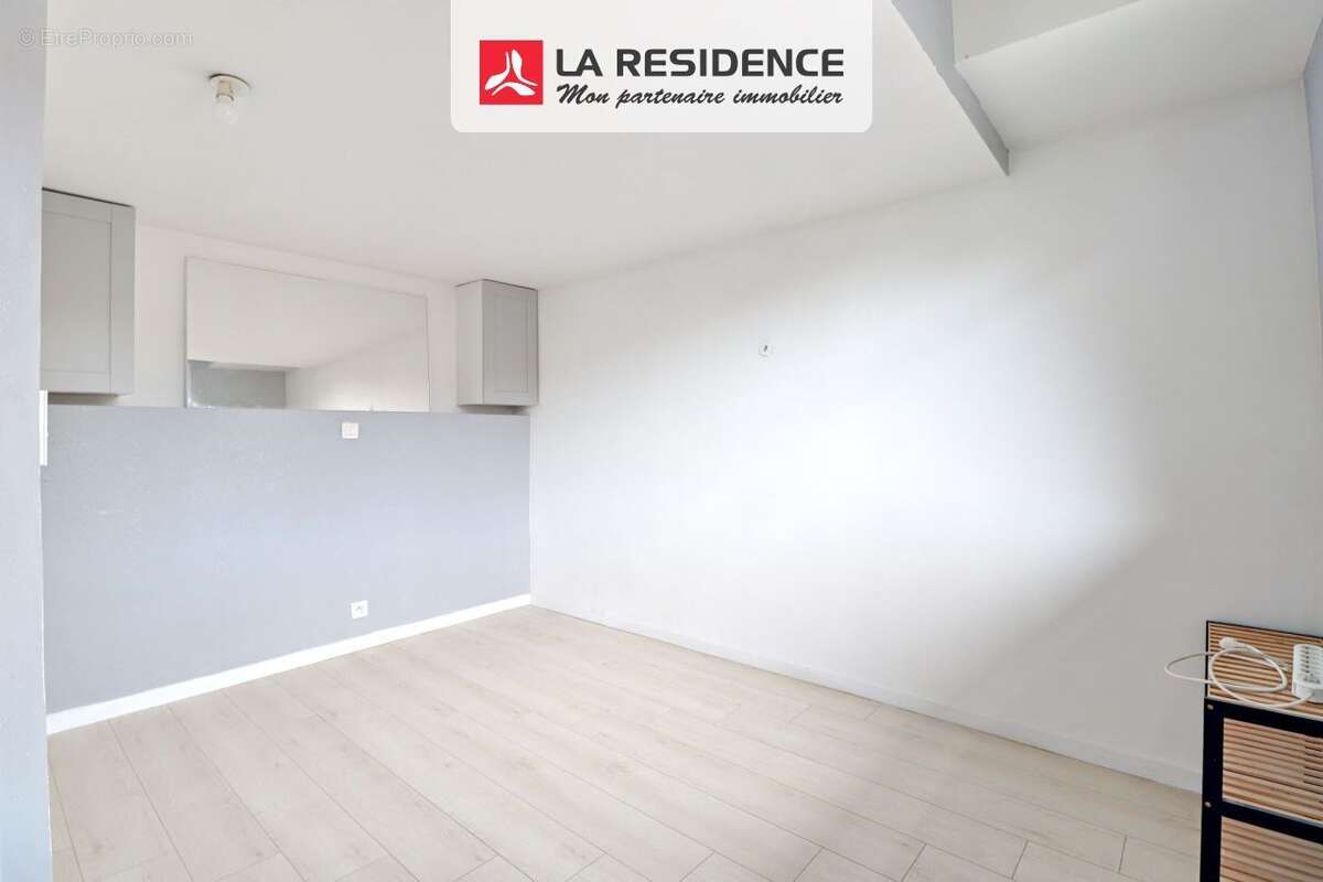 Maison à MAURECOURT