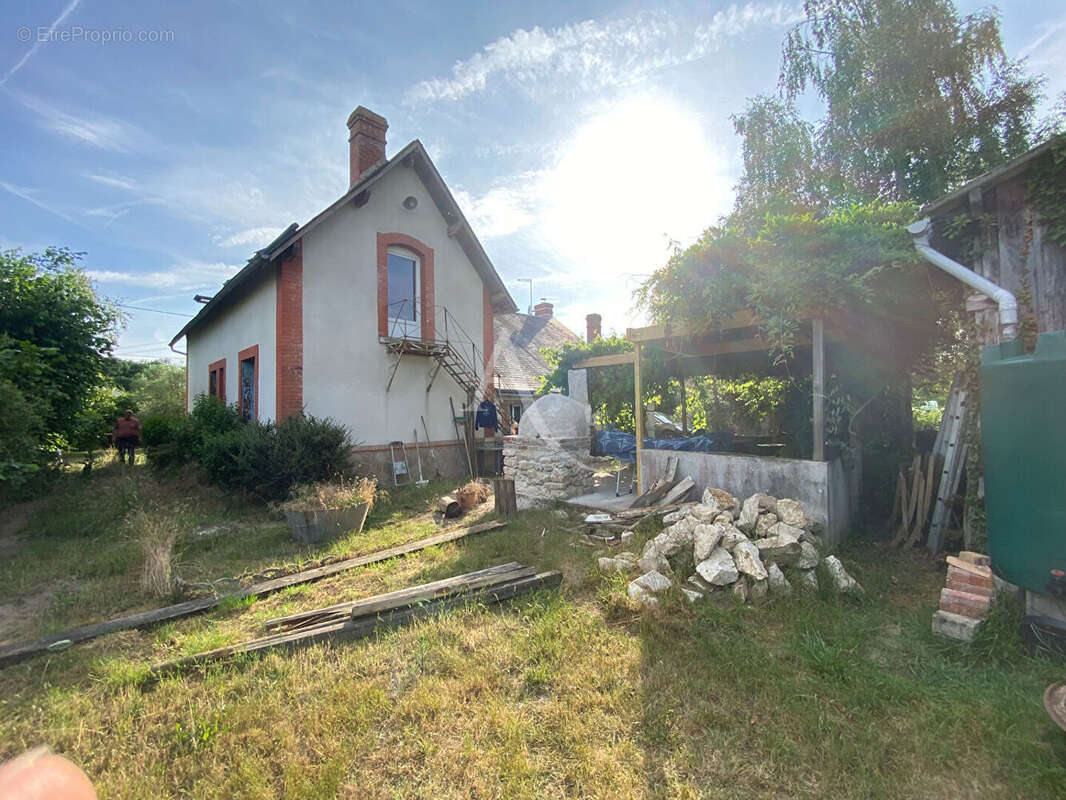 Maison à LES BORDES