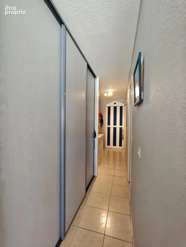 À VENDRE – Charmant T2 meublé avec vue, piscine et parking – Gruissan - photo 3