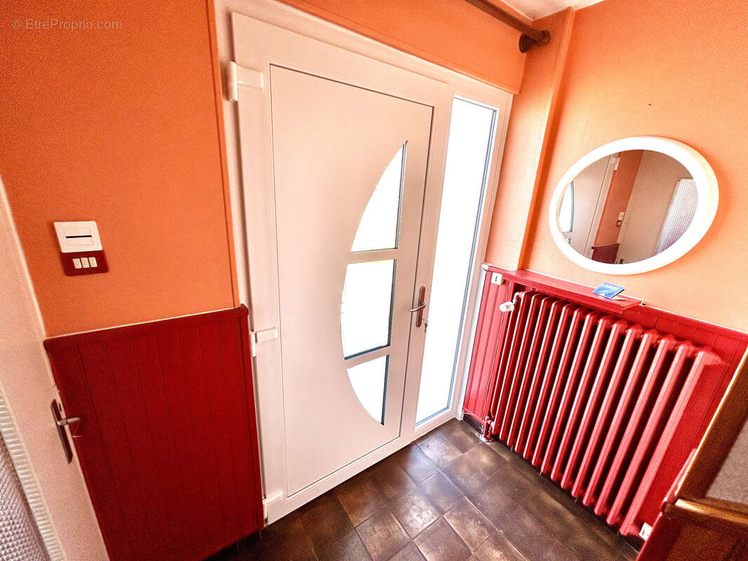 Maison à GIRONCOURT-SUR-VRAINE