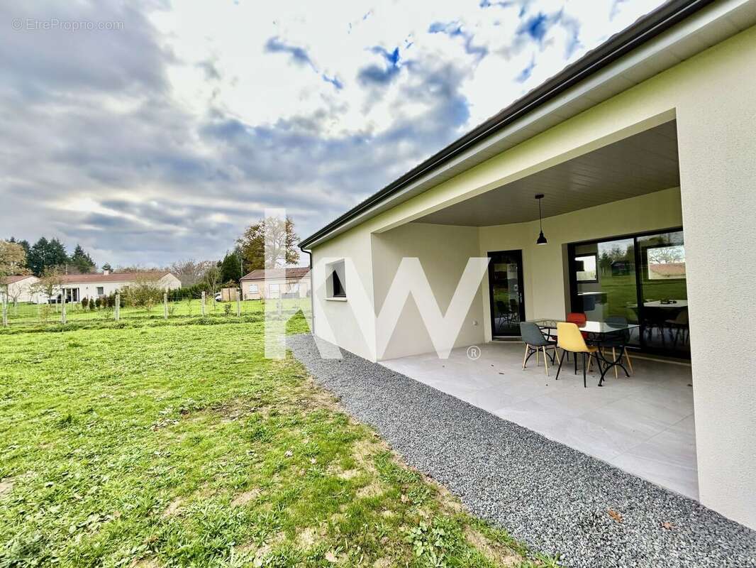 Maison à ORADOUR-SUR-GLANE