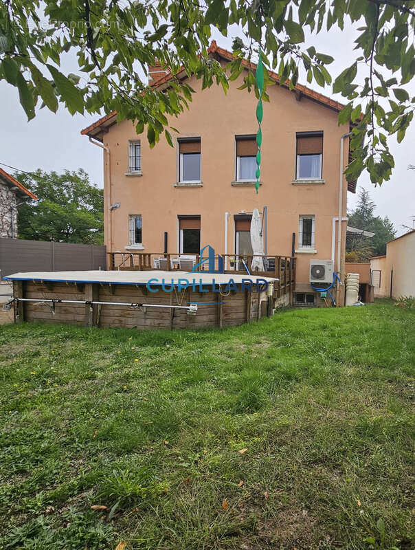 Maison à RIORGES