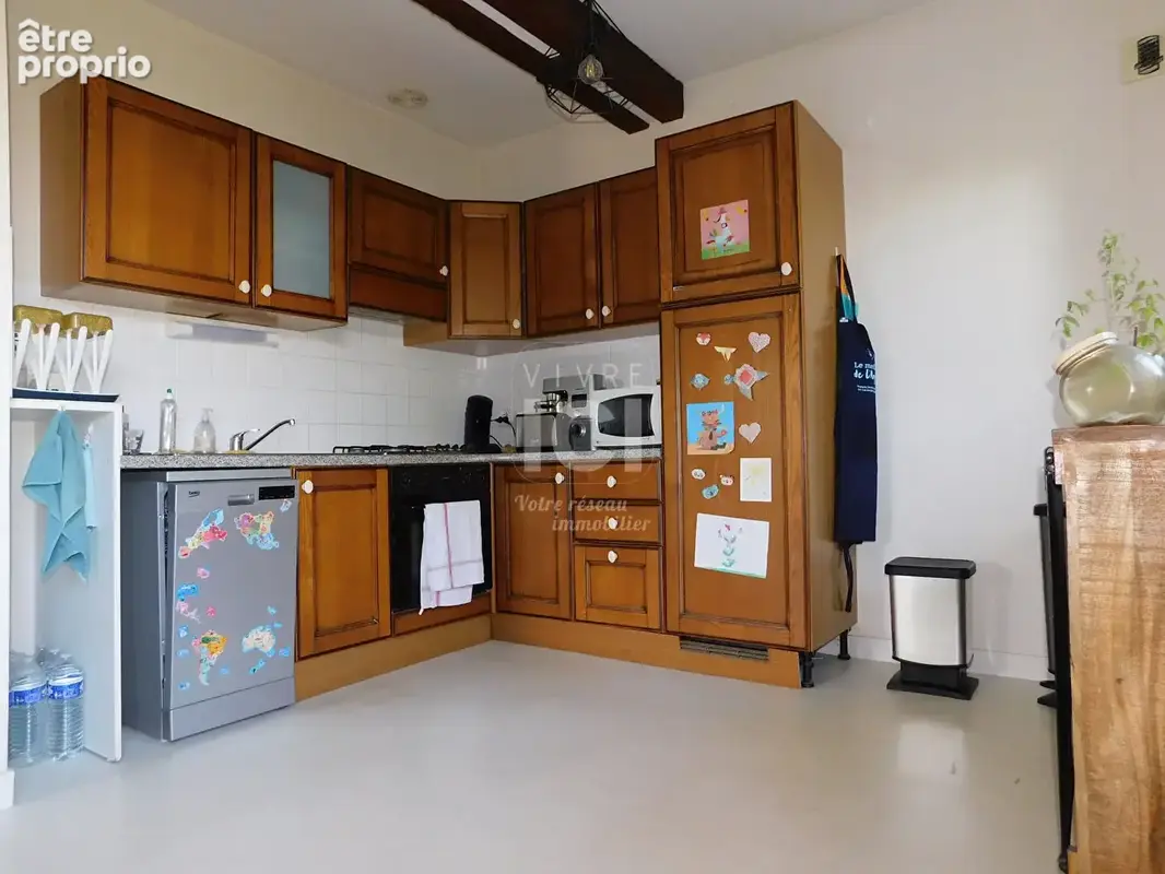 MURS-ERIGNE : Appartement au coeur des dépendances d'un château - photo 5