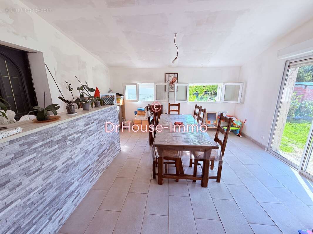 Maison à SAINT-ESTEPHE