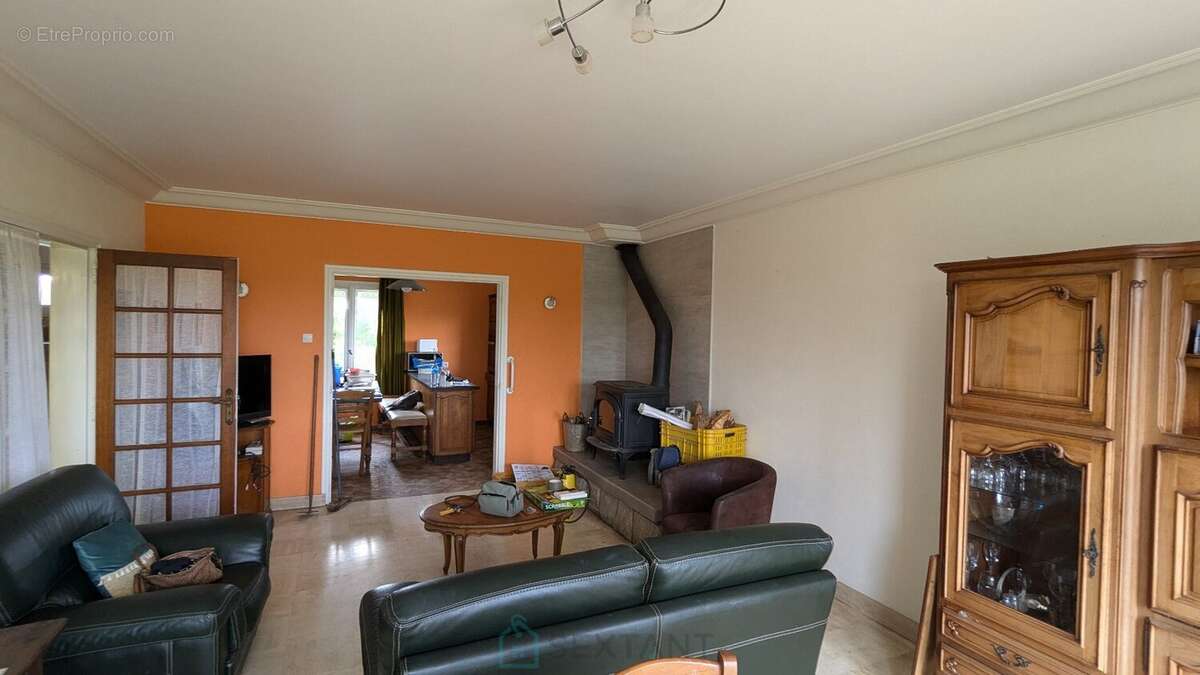 Maison familiale des années 70 sur 4 500 m² de terrain  Proche Pontivy - photo 5