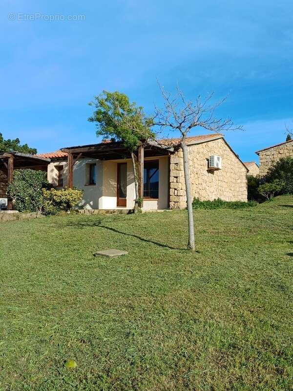 Exclusivité - T2 rénové, vue panoramique mer, montagne, en Corse du Sud (20) - photo 2