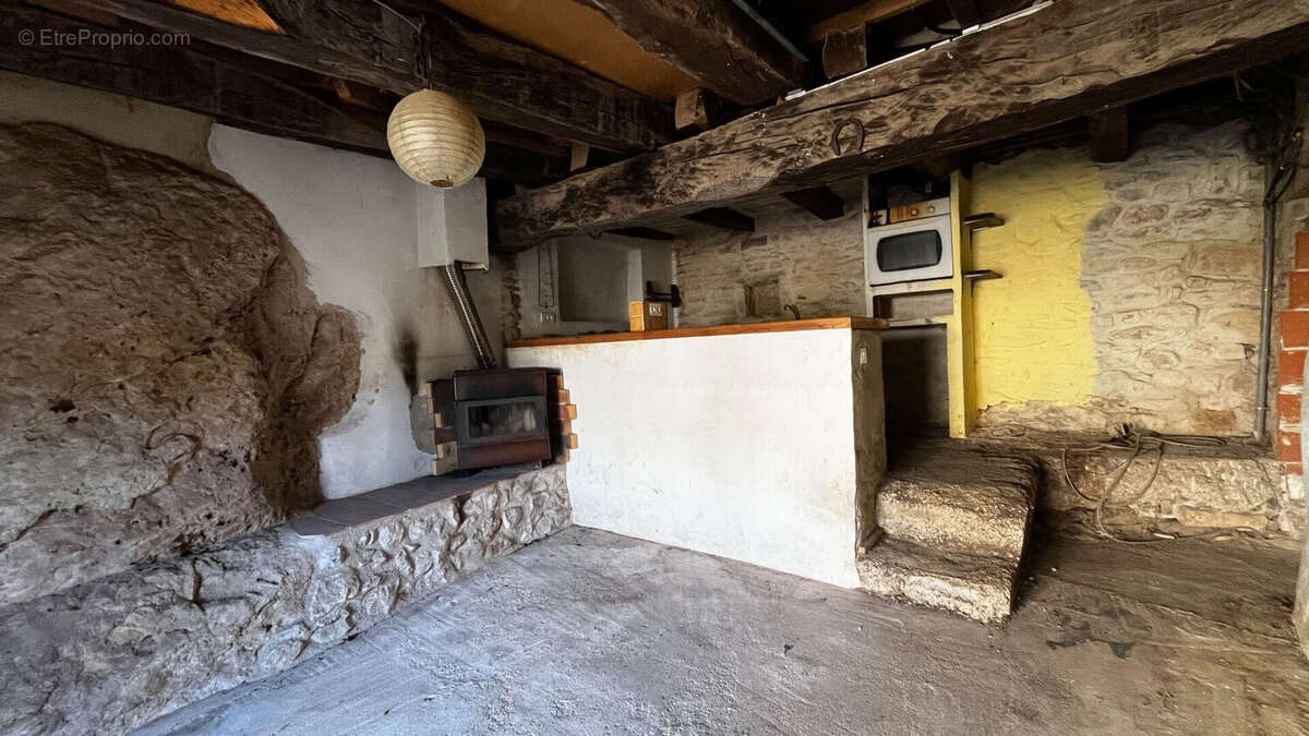 Maison à LARROQUE