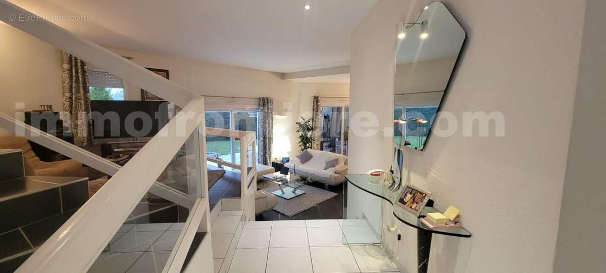 Maison à St Cergues - Maison à SAINT-CERGUES