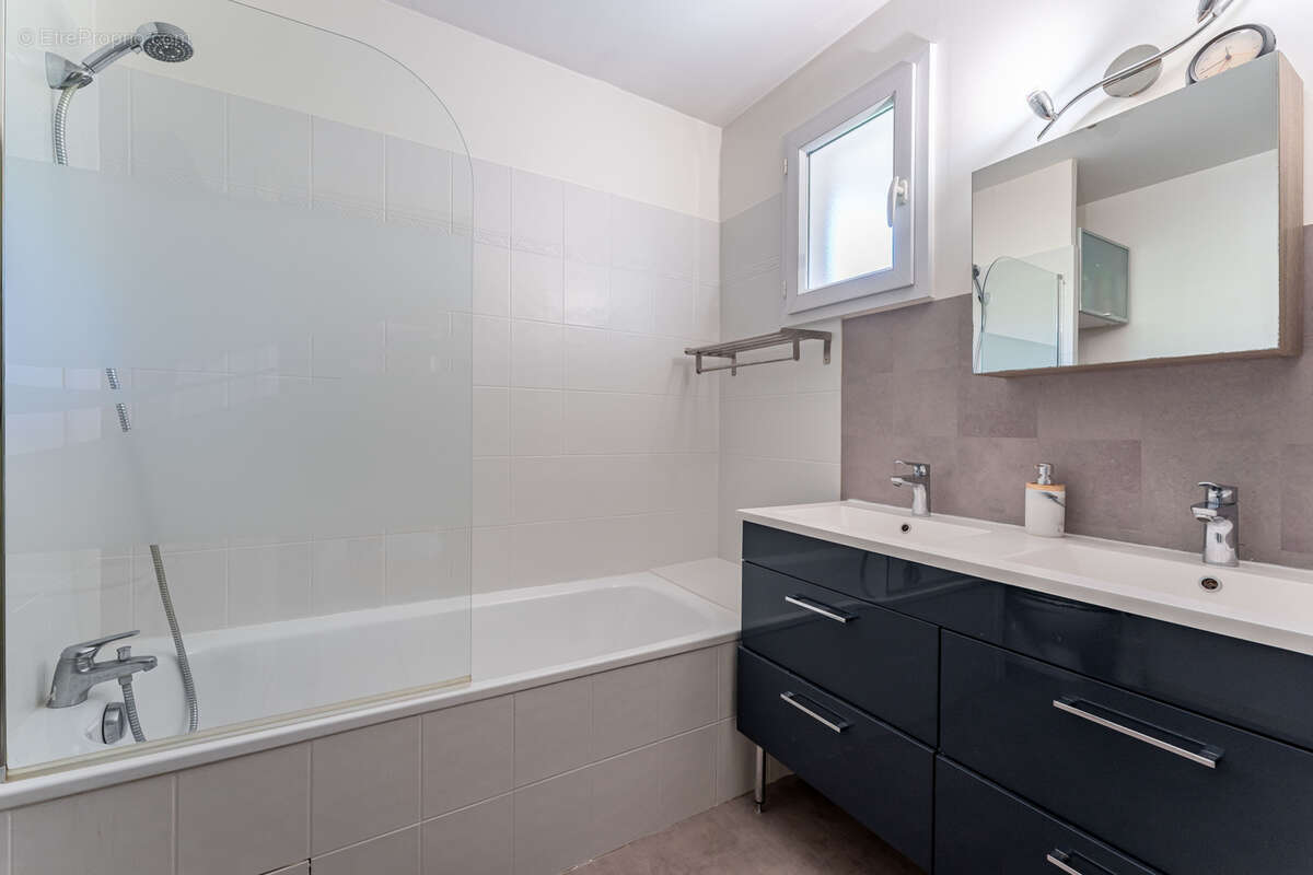 Appartement à TASSIN-LA-DEMI-LUNE