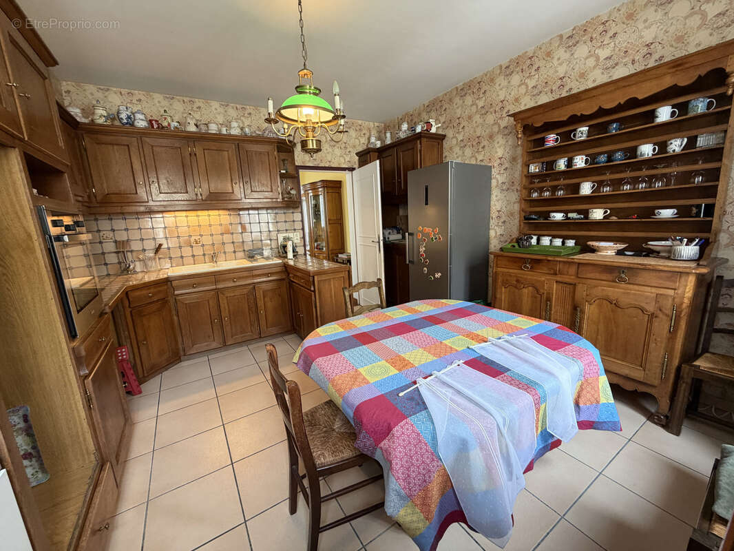 Maison à LA ROCHE-CHALAIS