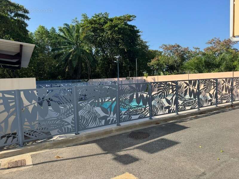 Coup de coeur pour ce splendide T2 de 81 M2 dont 52m2 habitable, à CAYENNE vue océan - photo 14