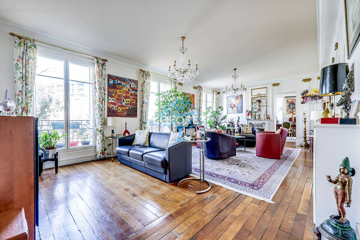 Appartement à PARIS-11E