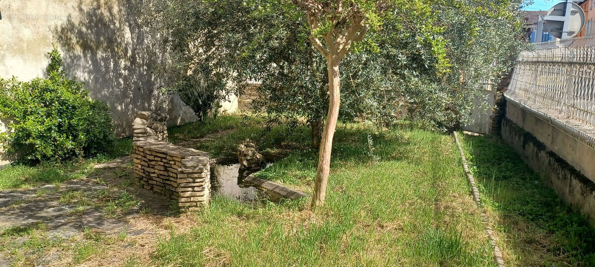 Maison à NEGREPELISSE