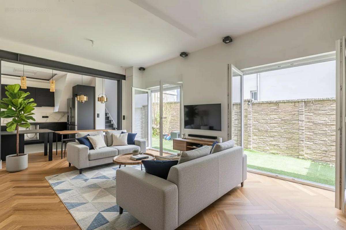 Maison à SAINT-MAUR-DES-FOSSES