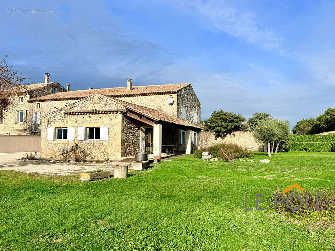 Maison à LA GARDE-ADHEMAR