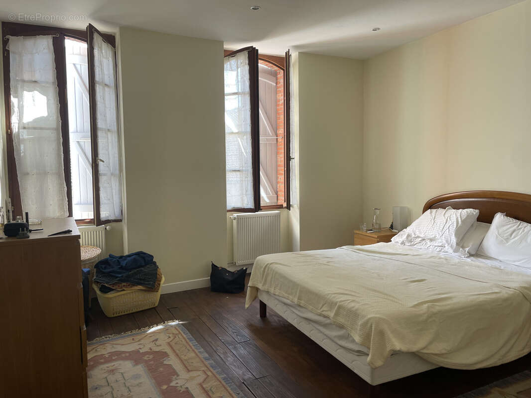 Maison bourgeoise au village avec jardin très bon état - photo 11