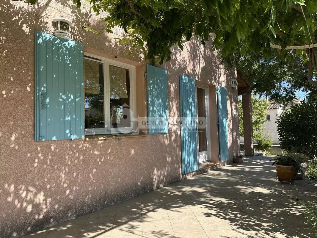 Maison à FONTVIEILLE