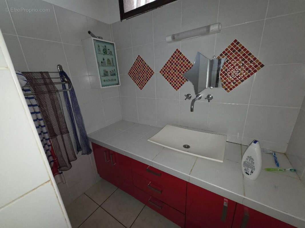 Photo 7 - Maison à REMIRE-MONTJOLY