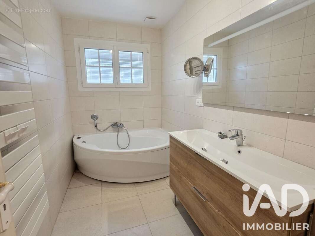 Maison 175 m² à Cerons  - photo 9