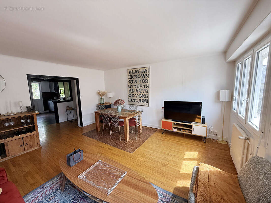 Appartement T4 de 99m2, cave et parking - photo 2