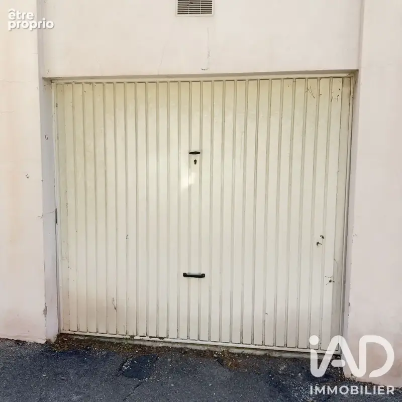 Photo 1 - Parking à TOULON