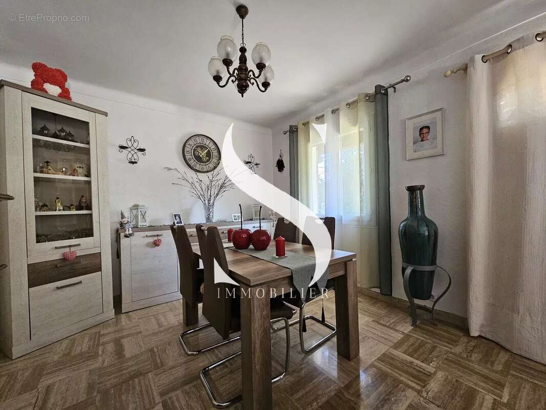 EXCLUSIVITÉ – Maison 3 pièces avec jardin, véranda et grand garage . - photo 8