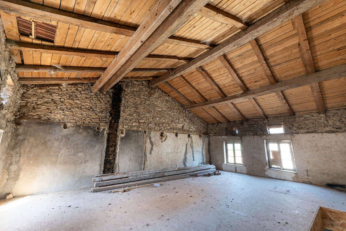 Corps de ferme Champagnac Le Vieux 160 m2 - photo 12