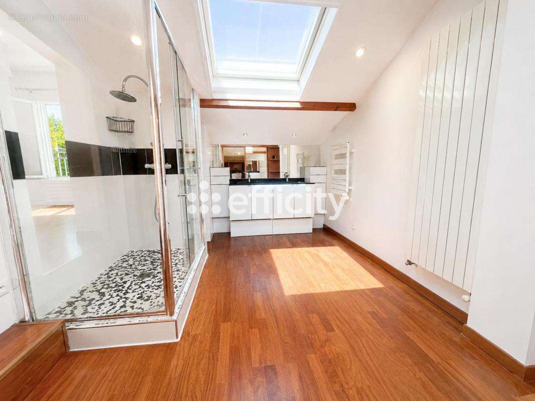 Maison 155 m² à Merignac  - photo 11