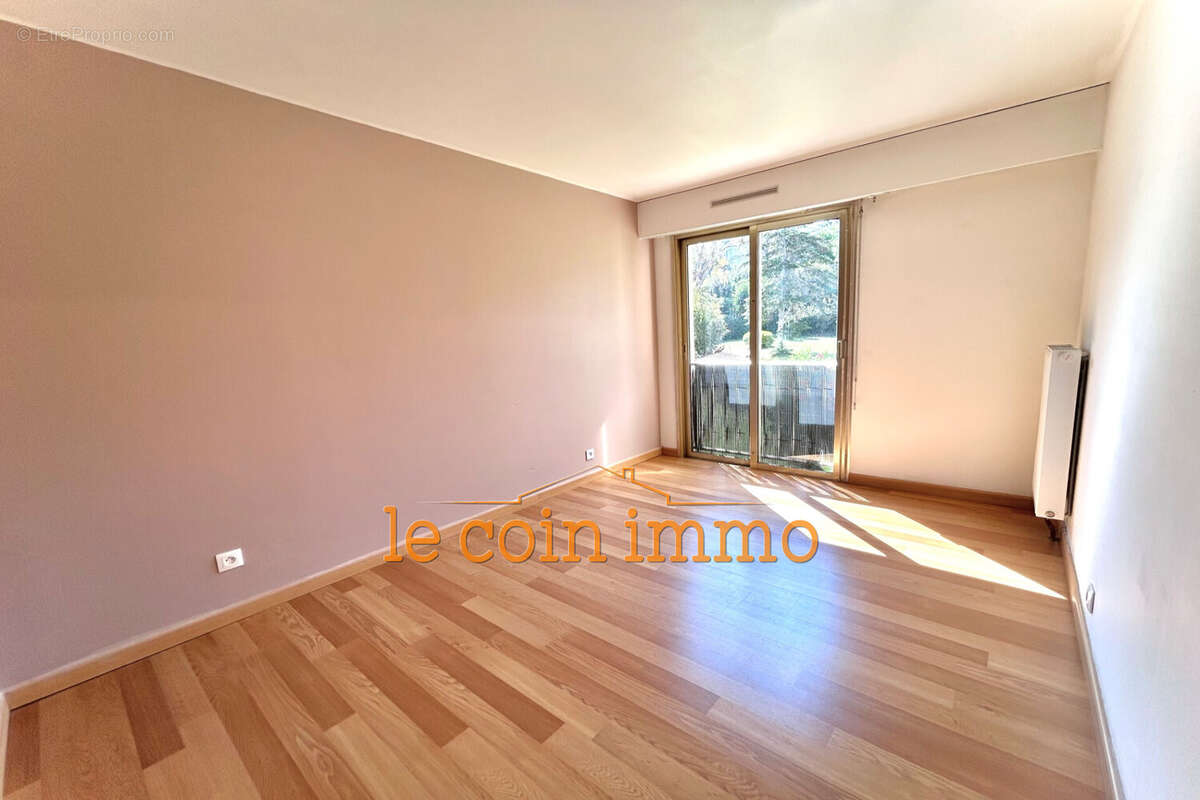 Appartement 90 m² à Antibes  - photo 9