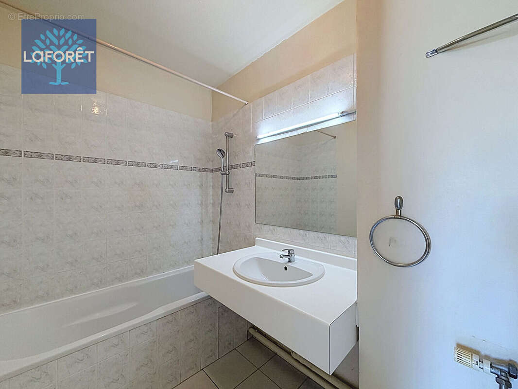 Appartement Saint Genis Laval 2 pièce(s) 56 m2 - photo 9