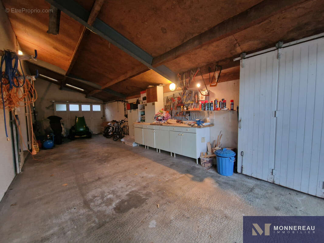 Maison à MONTMOREAU-SAINT-CYBARD