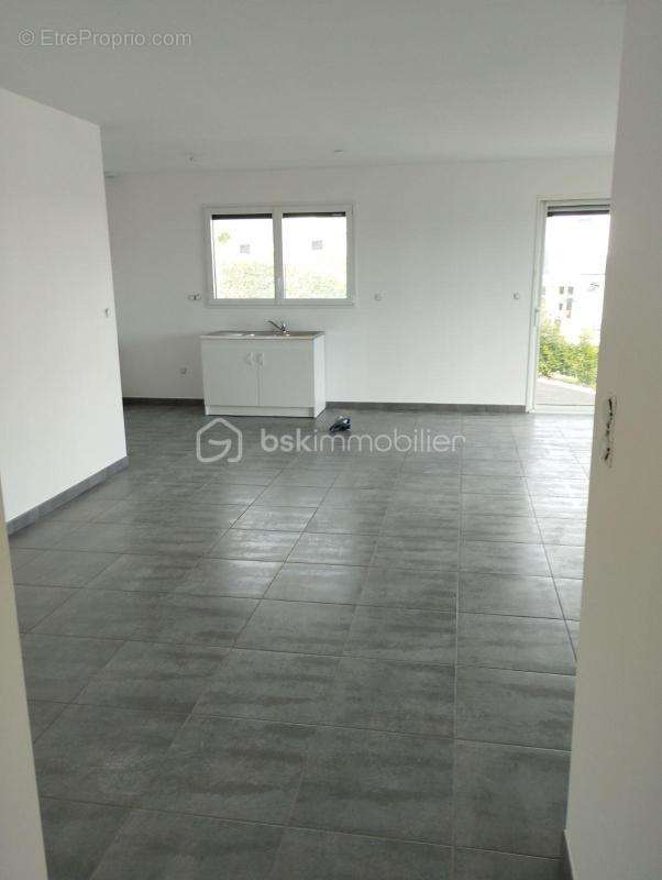 Maison à MONTIGNE-LE-BRILLANT