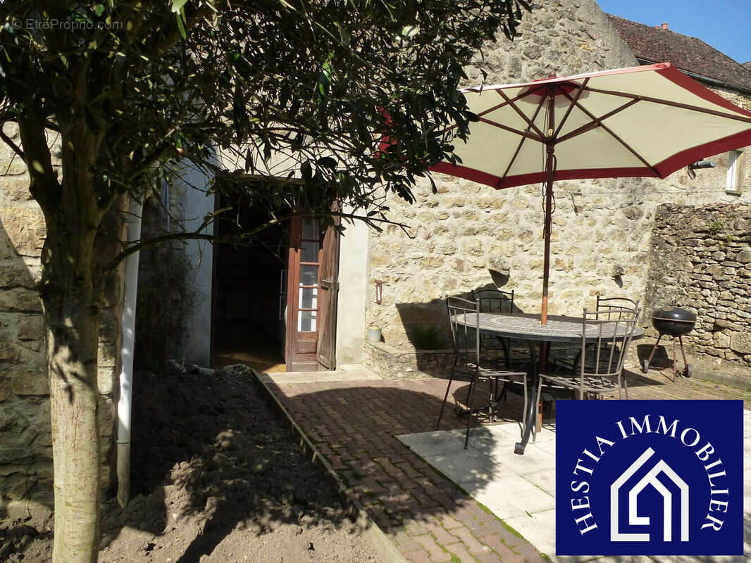 Maison à VAULT-DE-LUGNY