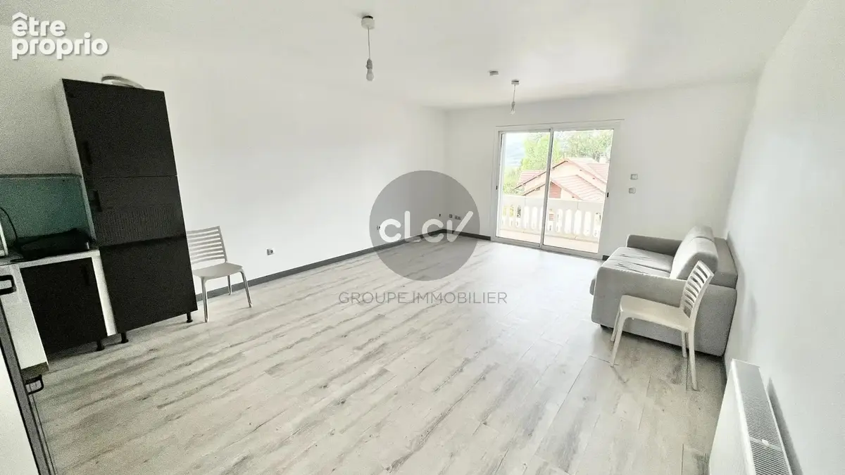 ENTRELACS - Maison de 600m² sur 3 niveaux - photo 6