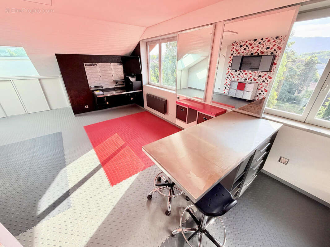 St Julien-en-Genevois RARE Appartement T2 bis en dernier étage de plus de 72 m² utiles... - photo 4