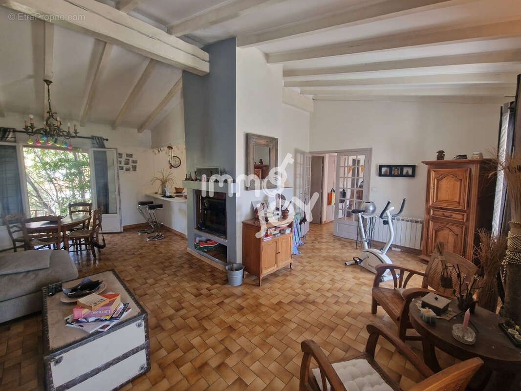 Maison familiale spacieuse de 213 m2 à Salles d'Aude, proche des plages - photo 4