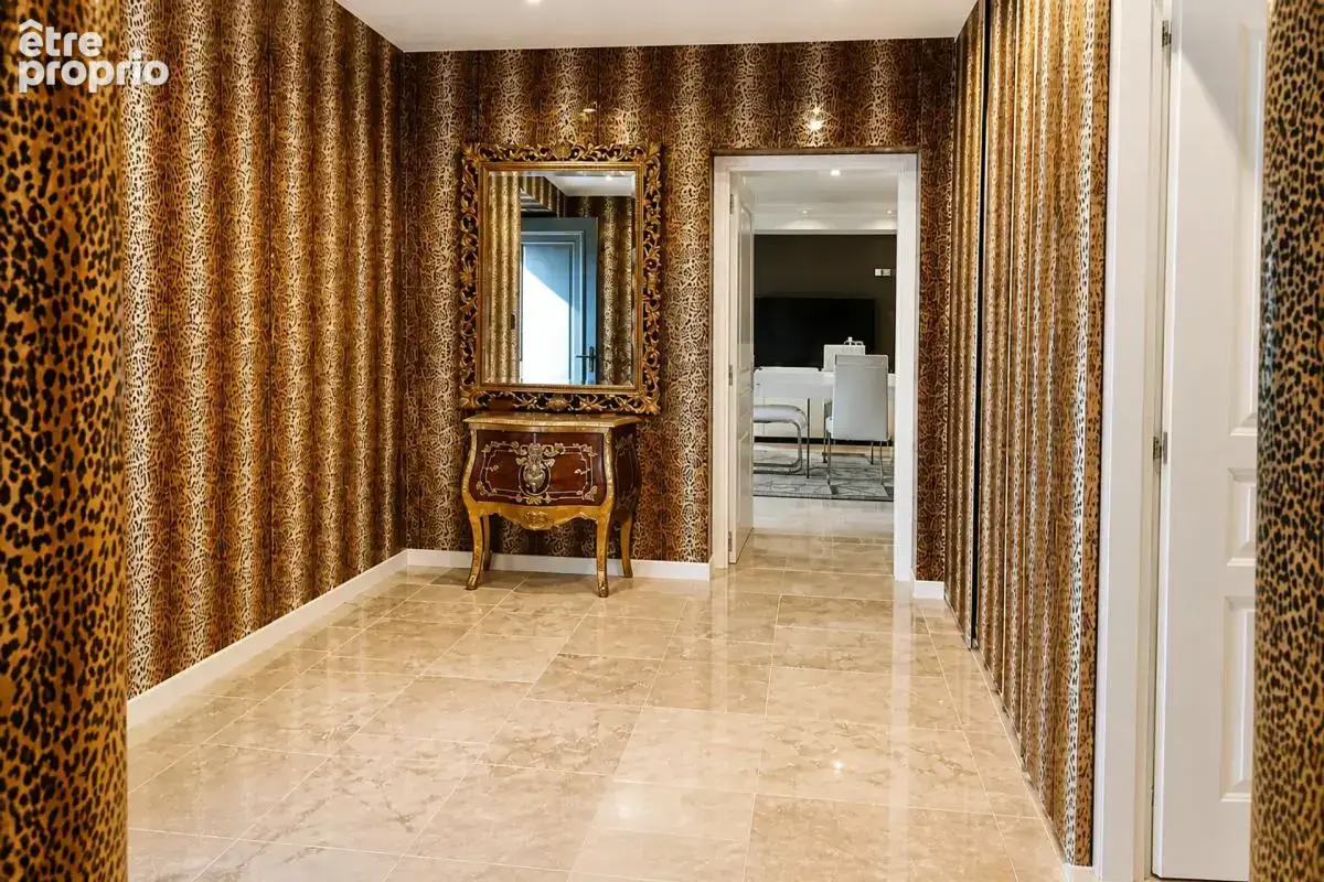Maison de 7 pièces de 240 m² à Saint-Sauveur-Villages - photo 9