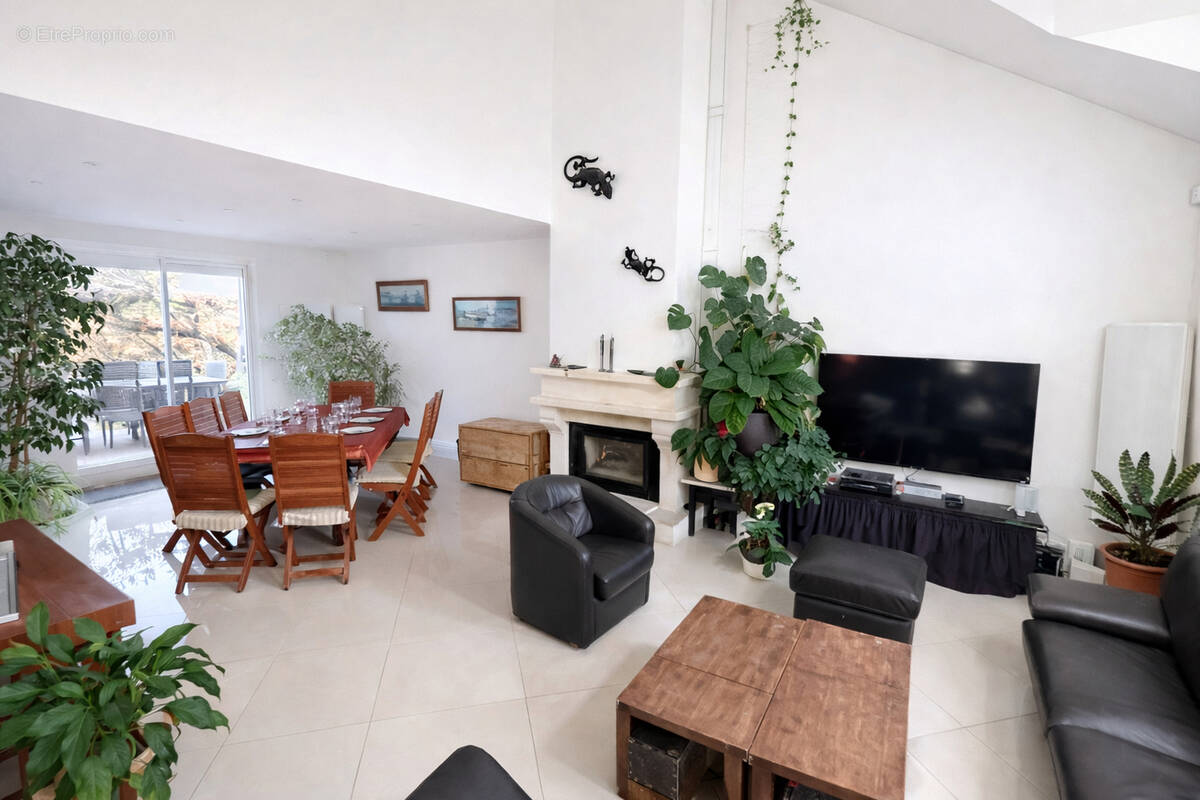 Maison à VOISINS-LE-BRETONNEUX