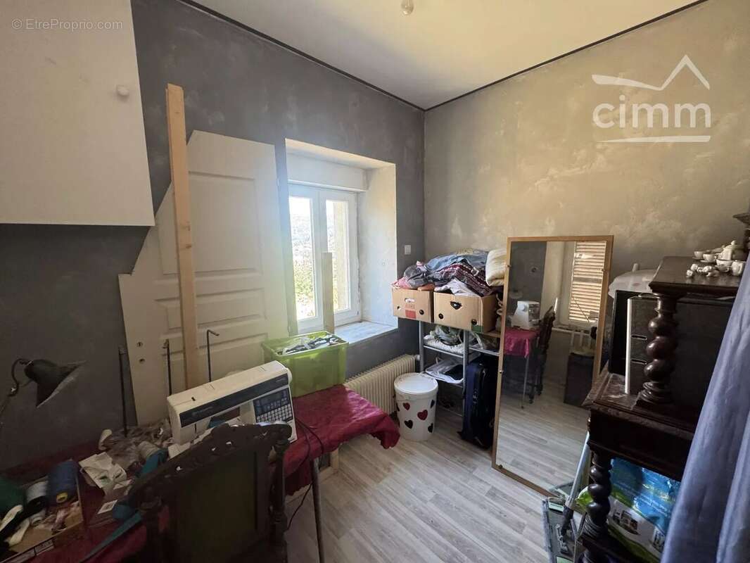 Maison d'habitation avec dépendances et jardin - photo 12