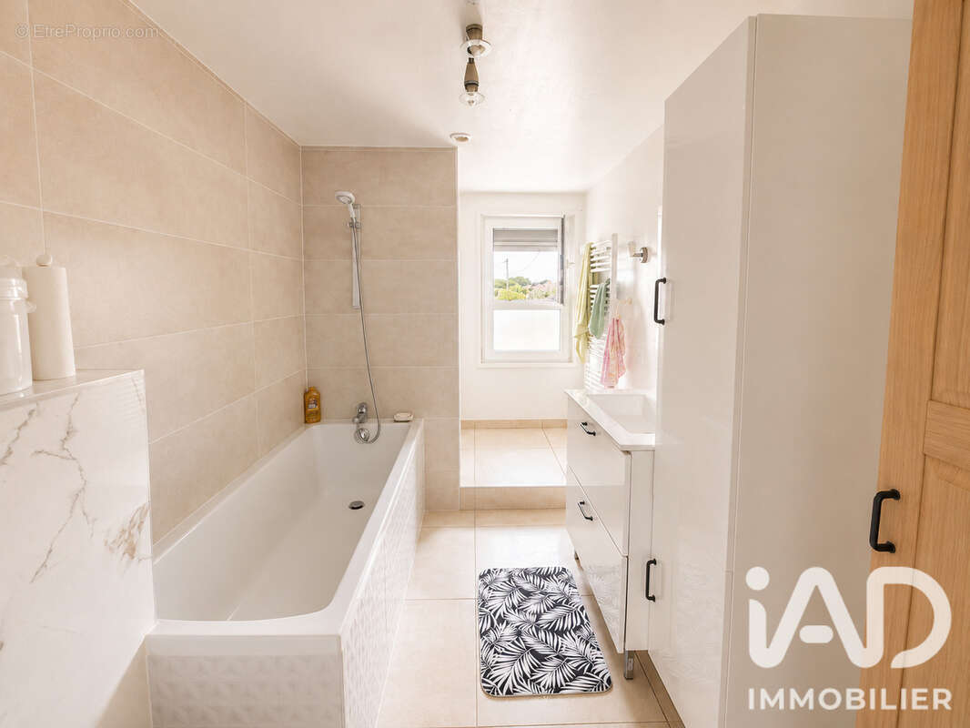 Maison 192 m² à Libourne  - photo 7