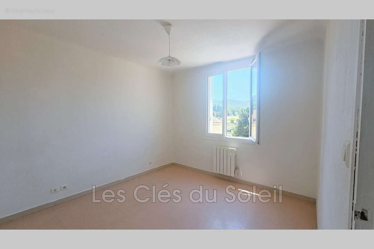 Appartement 47 m² à Brignoles  - photo 7