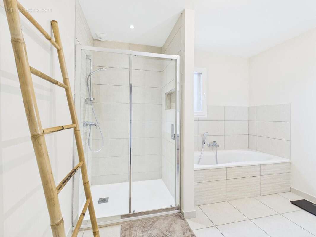 Maison 95 m² à Amberieux  - photo 5